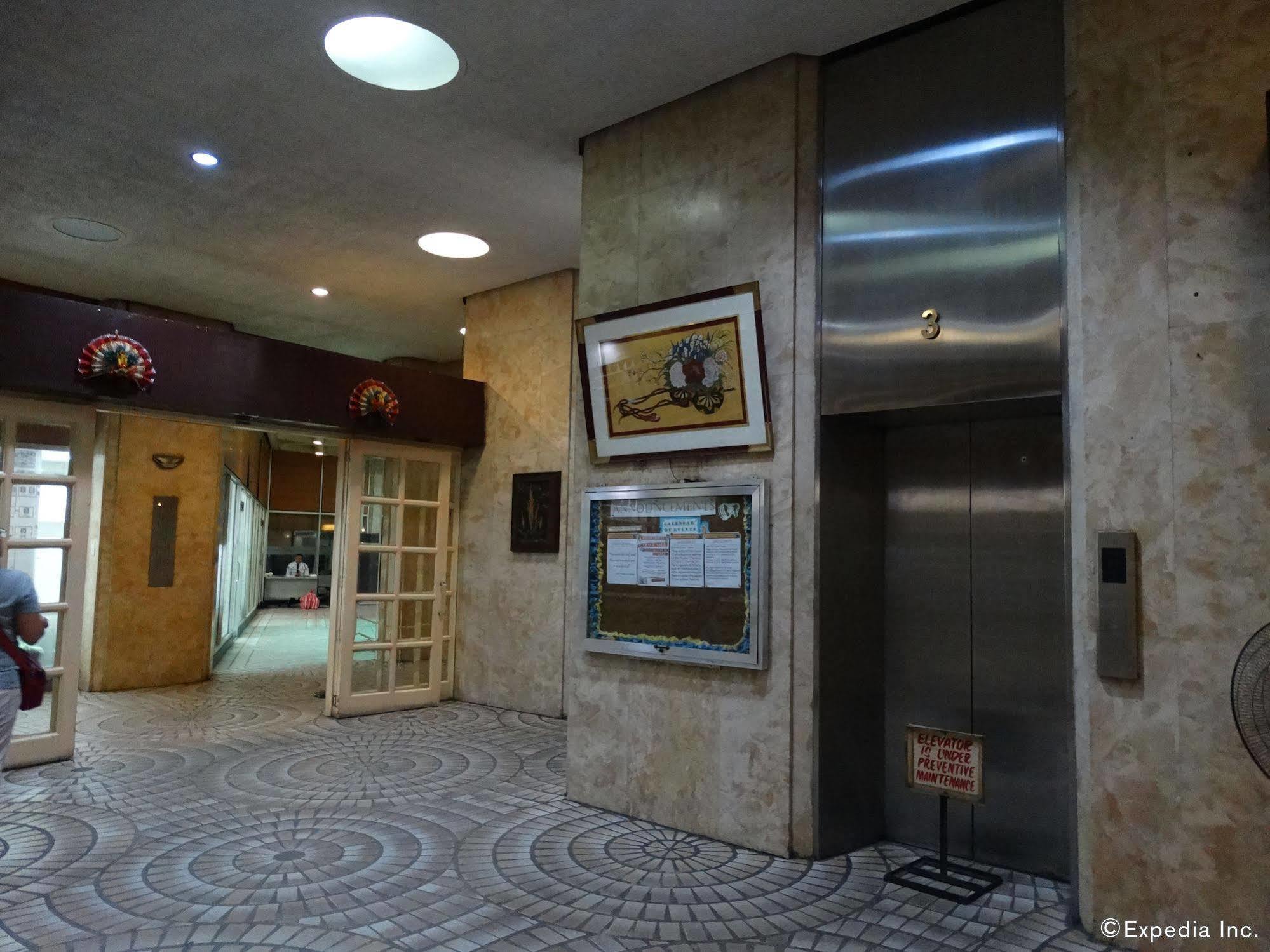 Manila Bay Serviced Apartments Exteriör bild